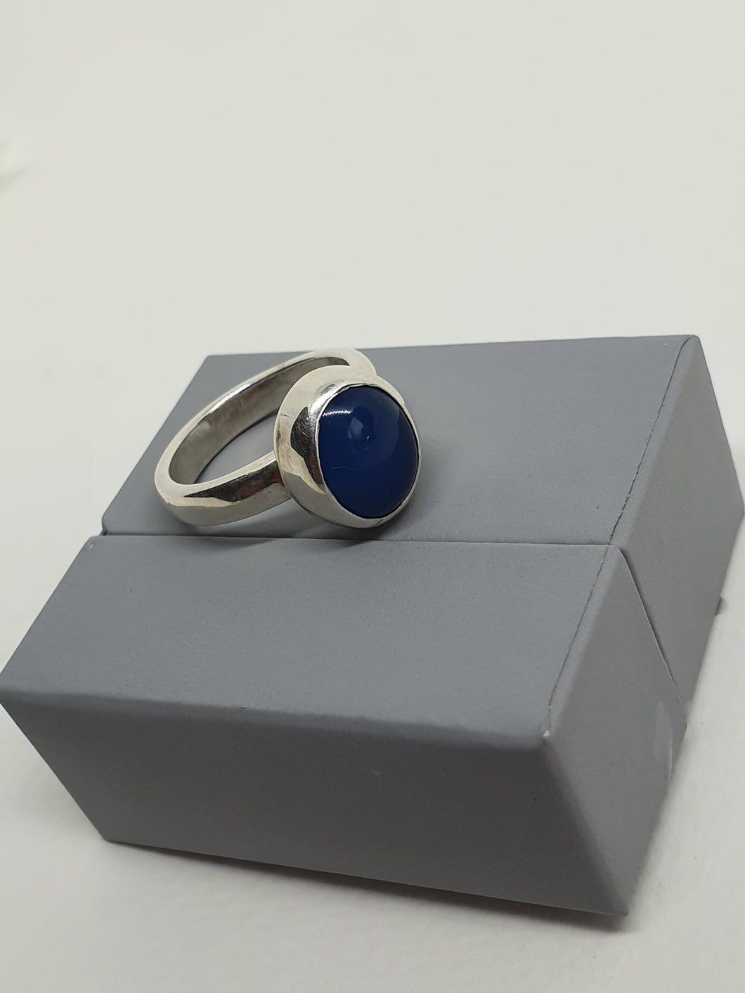 SOLD! 925 serling silver ring with a blue agate gemstone